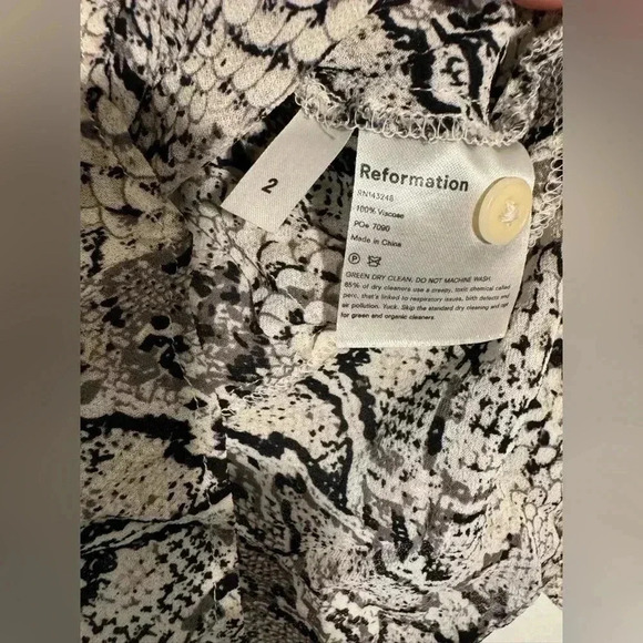 Reformation Jemma Snake Print Viscose Button Front Blouse Shirt Top Size 2 - Picture 6 of 10